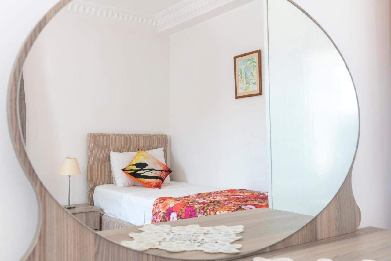 Apartament House *
